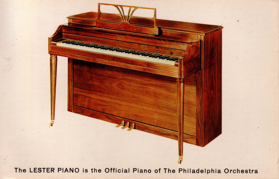 lesterピアノ Antique Lester Betsy Ross Upright Piano- All Keys Work - Light